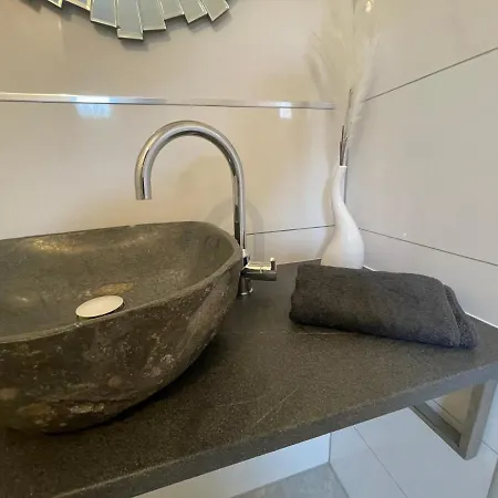 House With Garden, Free Parking Hotel 3*