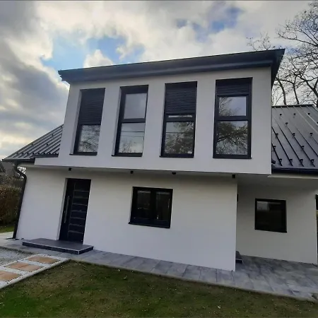 Hotel House With Garden, Free Parking